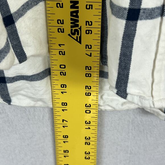 Universal Thread Womens Fit Flannel Shirt XL Oversized Fit Cream/Navy - Picture 8 of 9